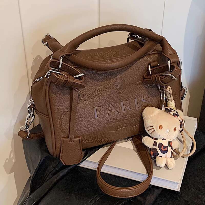This year's popular Boston women's 2025 new large capacity commuting handbag niche crossbody bag