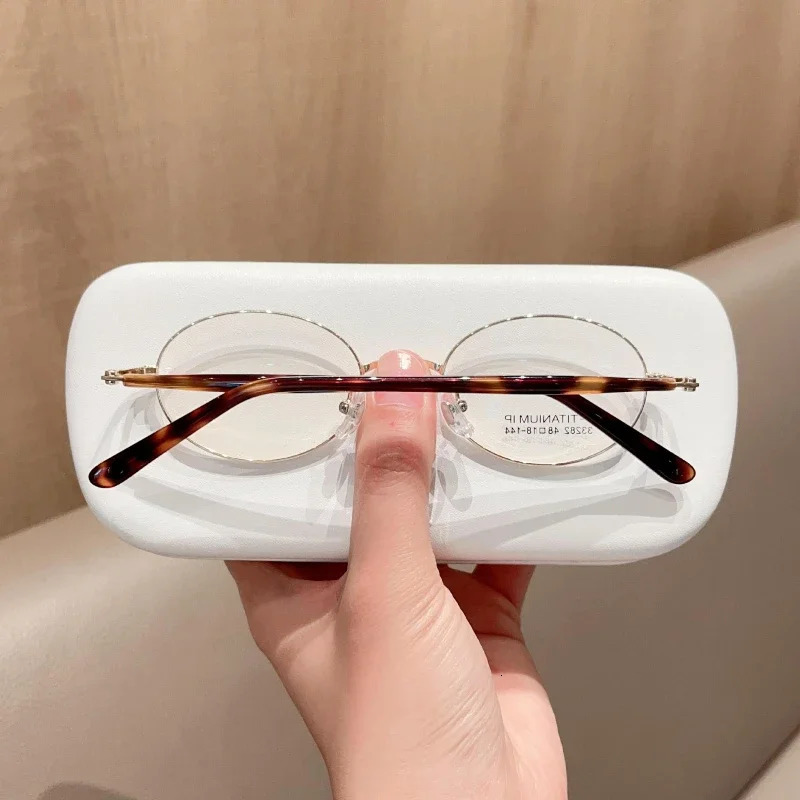 Seller Oval Shaped Eyeglasses Retro Small Frame Metal Men and Women Japanese and Korean Fashion Optical Prescription 250520