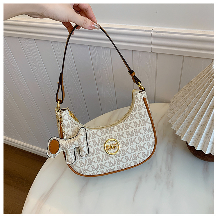 Free Shipping Designer Bag Mobile Phone Light Luxury French Style Sticker Armpit Niche Design Bag Fashionable New Womens Multifunctional Shoulder Cros