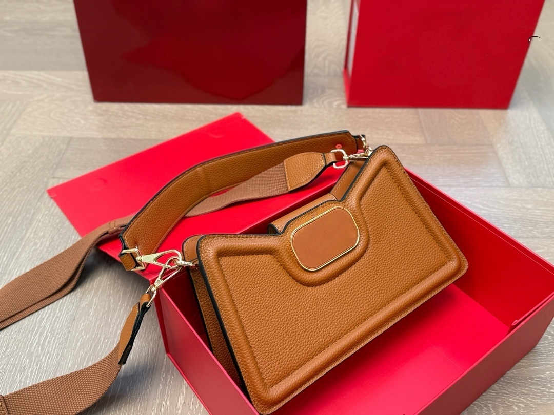 A Crossbody Purse Ladies Fashion High Quality Leather Armpit New Shoulder Designer Bag 26cm Medium Hnadbags Tote