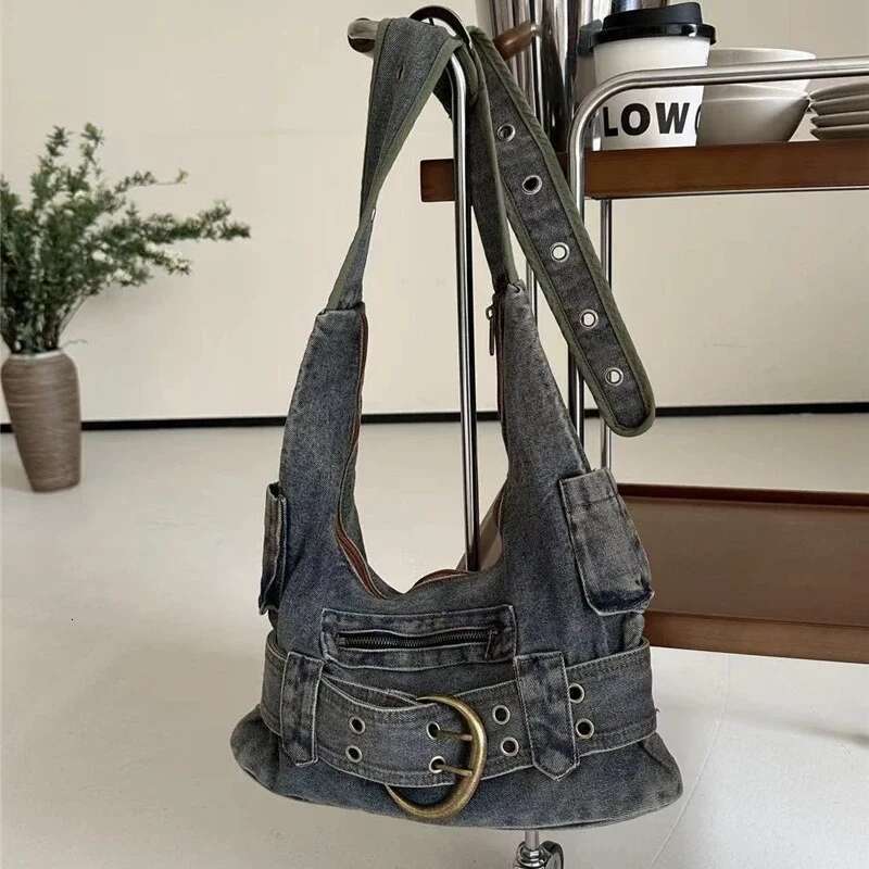Vintage denim Y2k women shoulder bags Large Capacity punk wide strap rivet lady handbags retro Underarm Bags Female purses