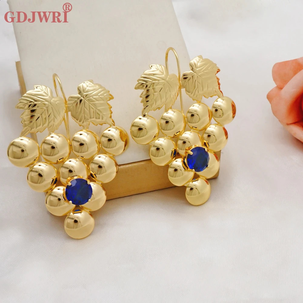 Fashion Purple Crystal Grape Leaf Earrings Elegant Smooth Irregular Geometric Fruit Gold Color Copper Drop Earrings For Women 250519