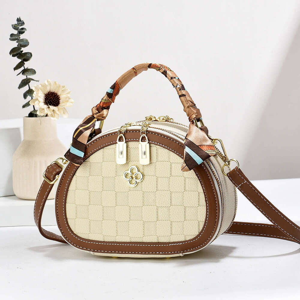 Taizhou cute and fresh mini women s fashionable shoulder handbag crossbody bag bags