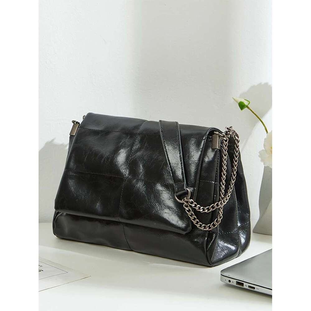 Large Capacity Commuting Bag 2024 New Spring/Summer Women's Chain Tote Bag, High-End And Fashionable Single Shoulder Underarm Ba