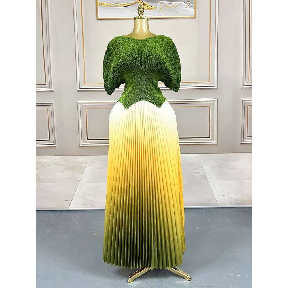 Women Plus Size Gradient Color Long Skirts And Tops Pleated 2 Piece Outfit Dubai Prom 2025 Casual For Female Fashion Sets