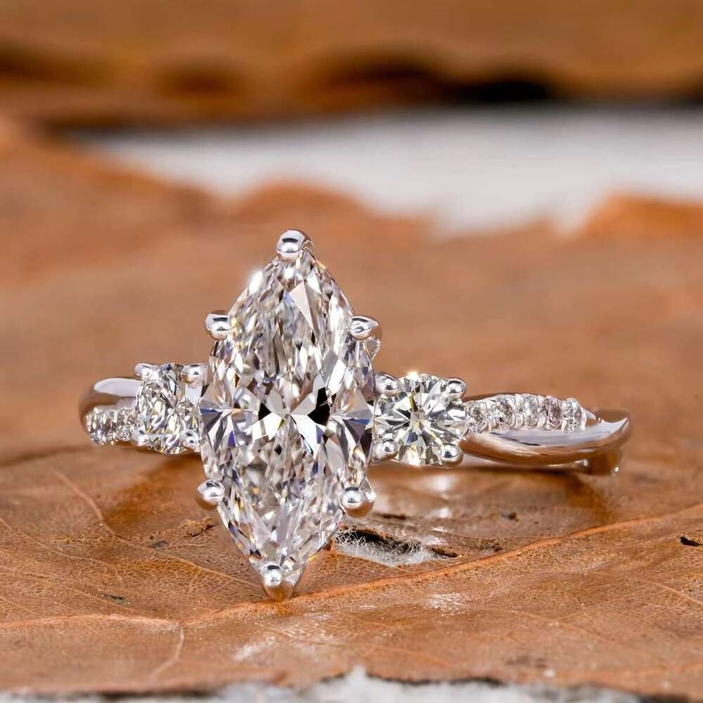 Marquise Zircon Engagement Ring for Women Sparkling White Gold Plated Cubic Zirconia Wedding Promise Ring Elegant Statement Gift