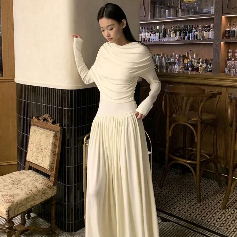 Women's Slimming Long Sleeve Knit Dress Low Waist Design Sensibility Niche Ruffles Smooths Your Silhouette Spring 2024