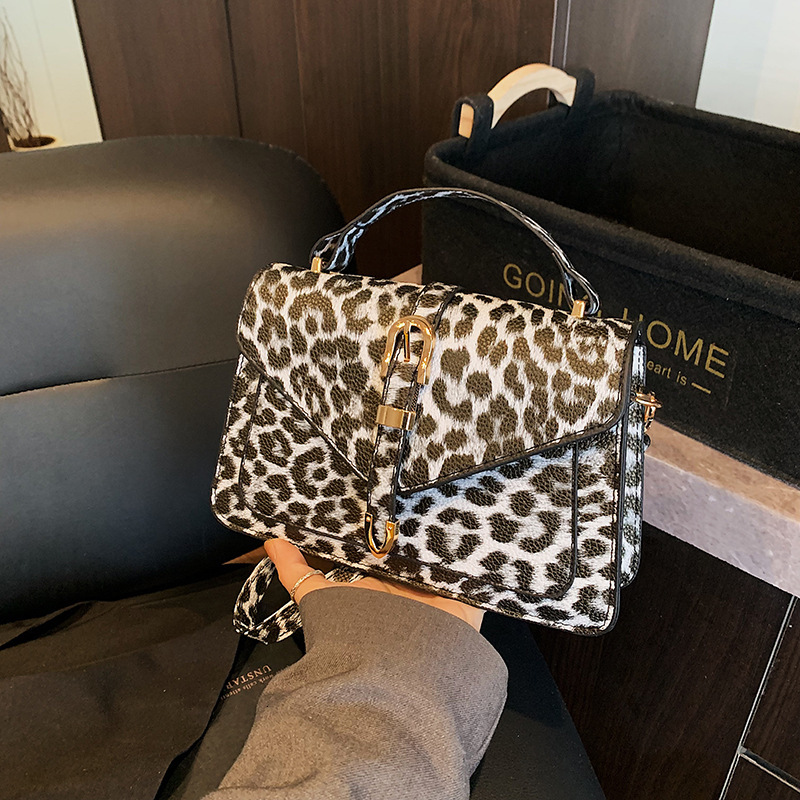 Free Delivery Designer Bag Leopard Print Summer New Personalized Fashionable Stylish Versatile Crossbody For Women's Work Commuting Leisure Simpl