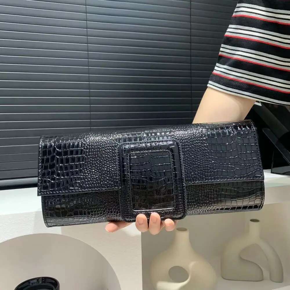Women's Fashion Retro Large Capacity Crocodile Pattern Commuter Handbag