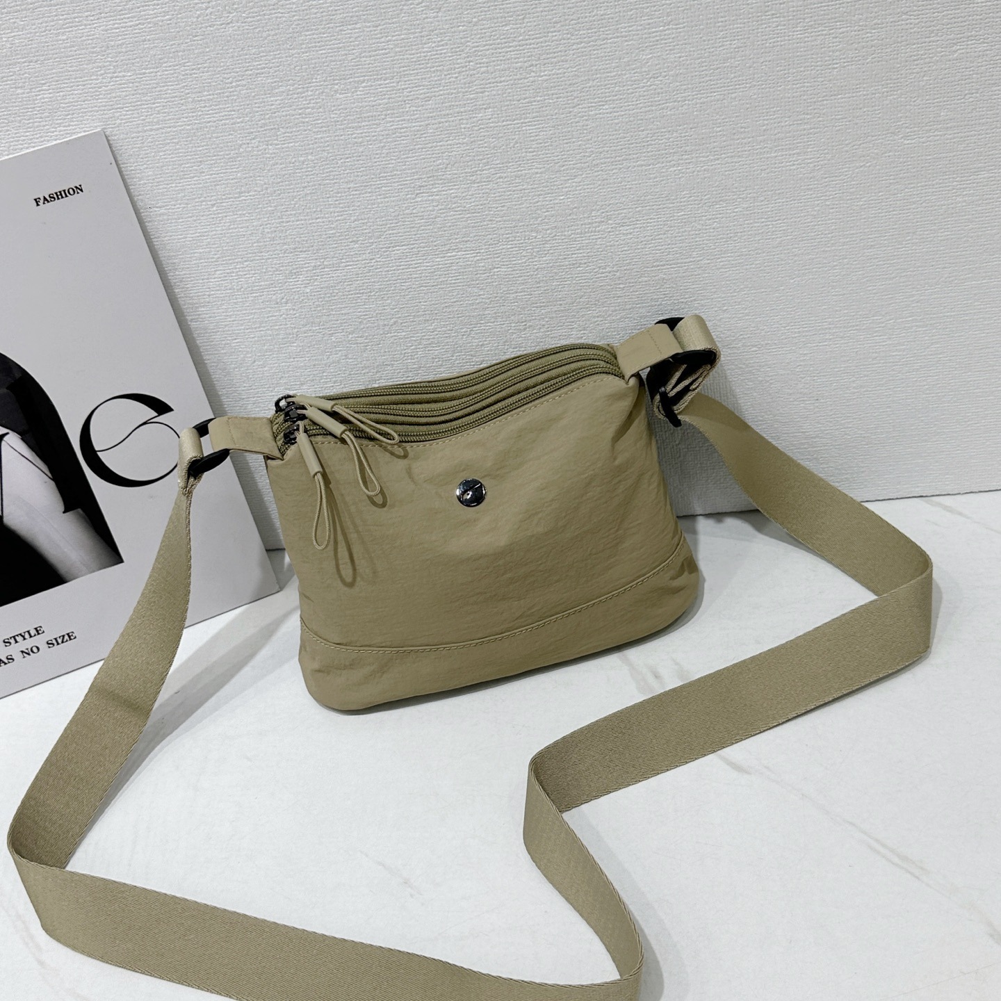 Casual versatile portable backpack new lightweight shoulder simple and fashionable niche crossbody bag stylish small square bag