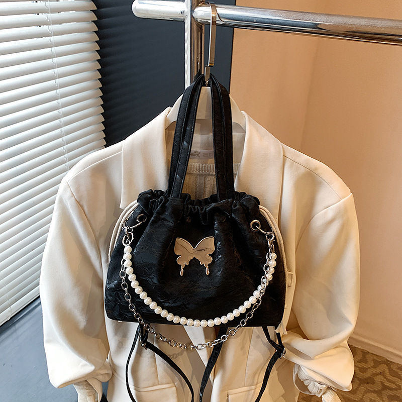 Free Delivery Designer Bag Silver Butterfly Women's 2025 Fashionable Korean Pearl Chain Backpack Versatile Hand Luxury Bag