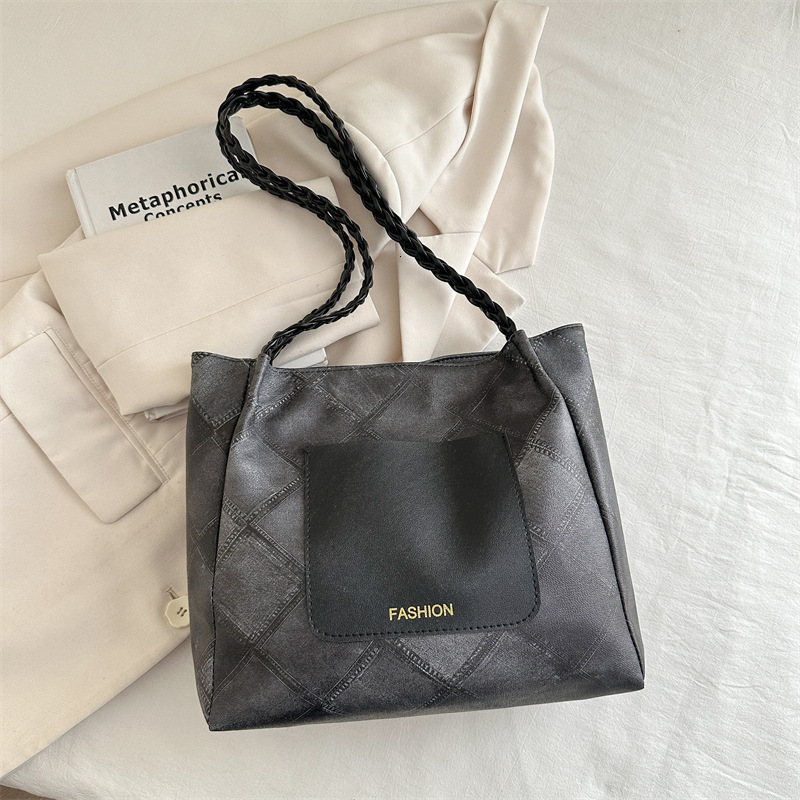 Free Delivery Designer Bag Hand 2025 Spring Personalized Korean Edition Large Capacity Commuting Texture Underarm Tote Women's Bag Luxury Bag