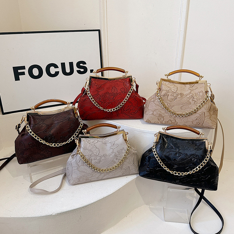 2025 Spring New Crossbody Casual Handheld Small Square for Women Simple Fashion Western Style Shoulder Bag