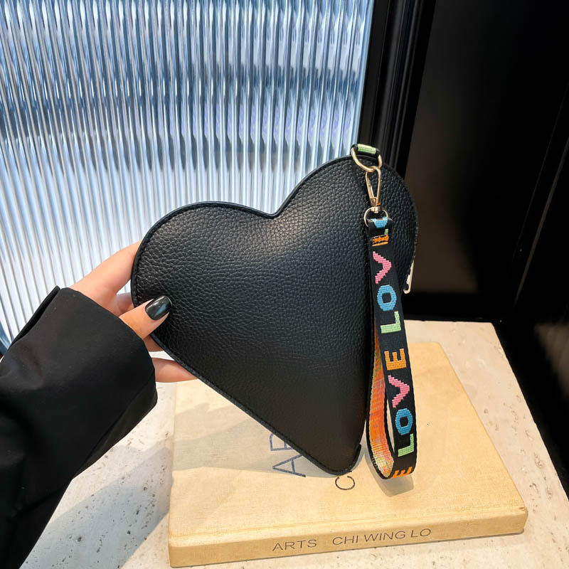 Free Delivery Designer Bag Niche Design Love 2025 Winter Beauty This Year's Popular Change Hand Korean Edition Women's Bag Trend Luxury Bag