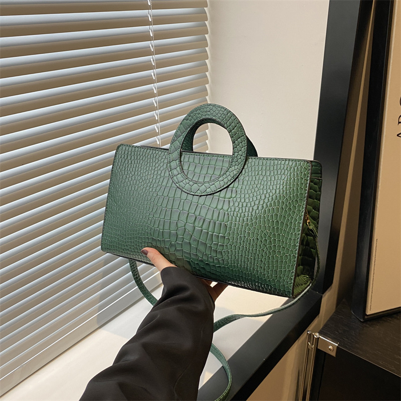 Free Delivery Designer Bag Large Capacity Fashionable Texture Solid Color Shoulder Women's 2025 Spring New Versatile Ins Crossbody Trend Luxury B