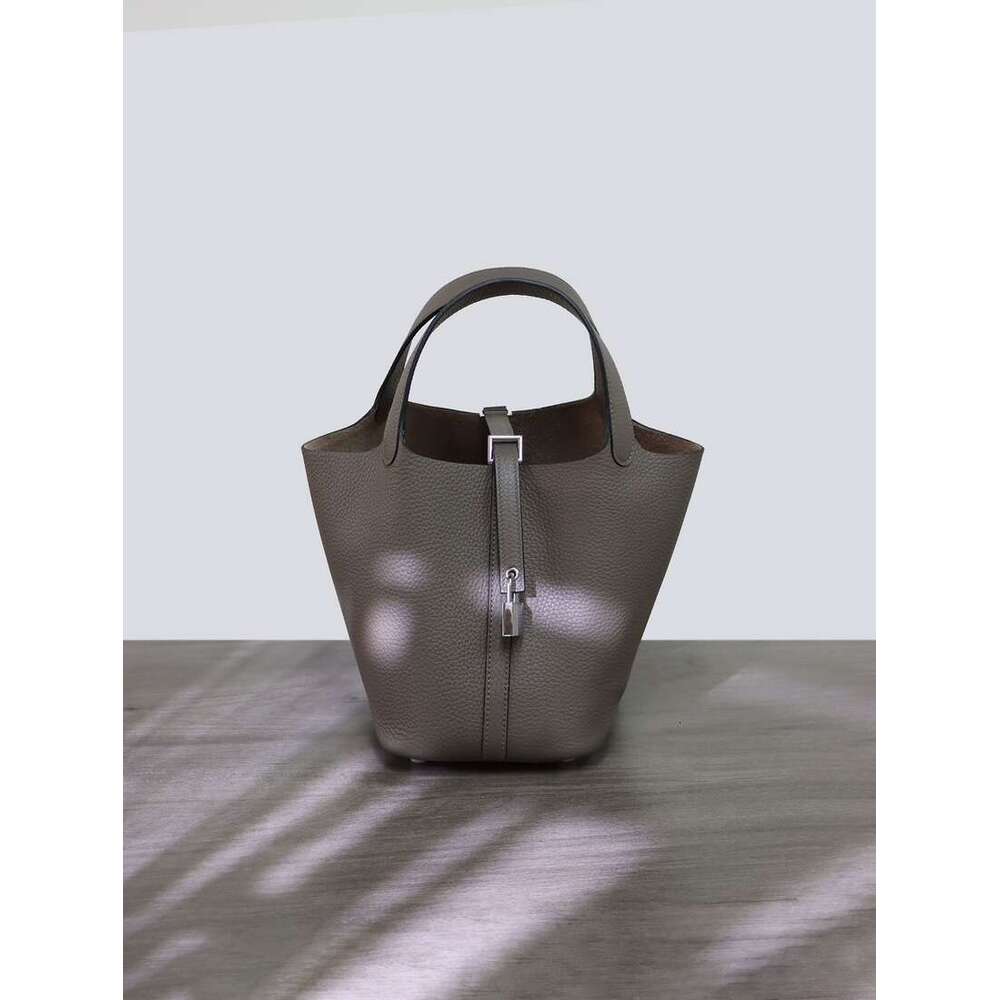 High quality vegetable basket TC top layer cowhide new model large capacity leather bucket hand held commuting bag for women