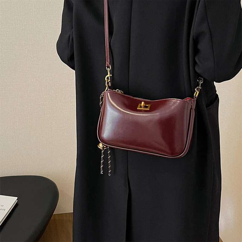 Gold Lock High Quality Handbag Red Shiny Cowhide Leather Small Square Designer High-End Brand Retro Women Shoulde Bag