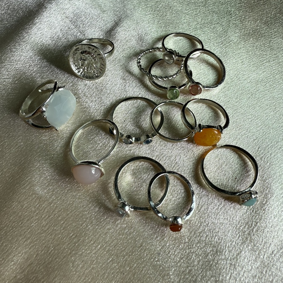Retro Inspired Personalized Gem-Inlaid Moonstone Cat Eye Ring in Fruit Punch Tones