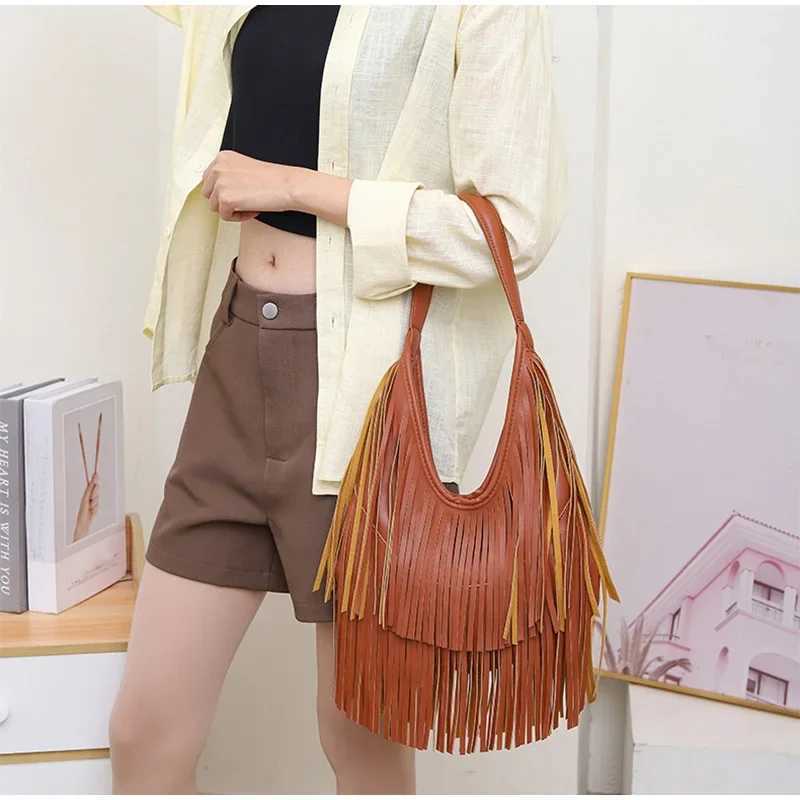 Long Tassel Hobo Underarm Shoulder BagDesigner Large Capacity Women Tote BagTrendy Solid Color Soft PU HandbagBlackBrown M250520