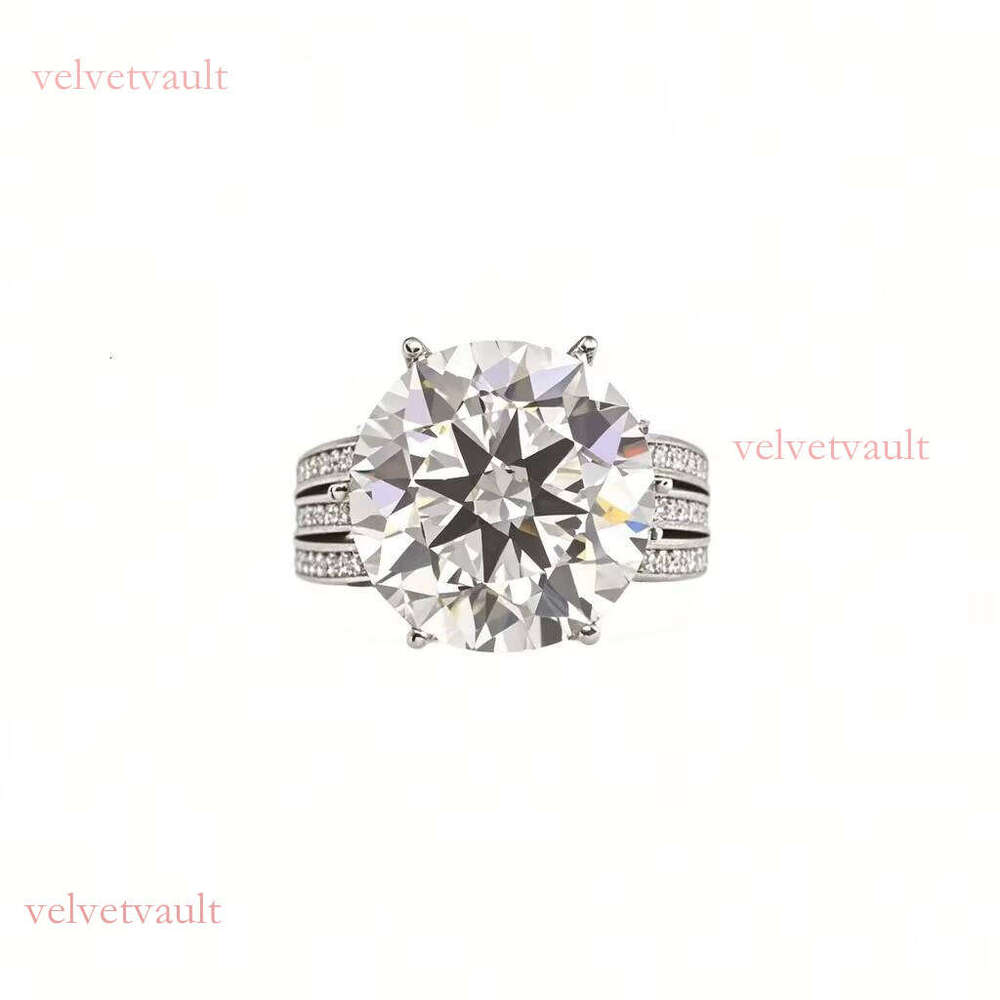 Linyin's chic elegant silver and Moissanite rings add charm to any outfit