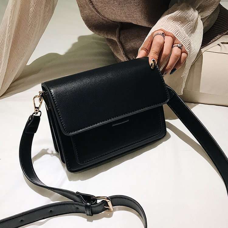 Square Female Explosive Retro Small Ins Wide Shoulder Strap Crossbody Bag 2025 New Casual Fashion Trend