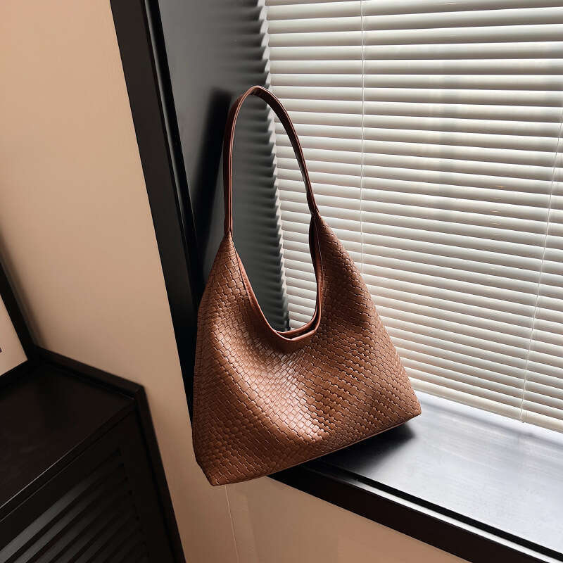Hot pu Hot trendy woven commuting tote with simple and niche design, underarm bag, large capacity single shoulder diagonal cross bag design, ,