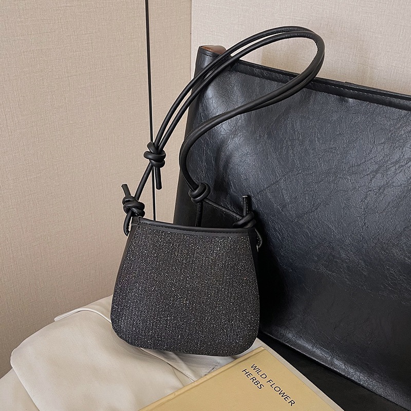 Free Delivery Designer Bag Niche Design Texture 2025 Summer Collection Solid Color Versatile Western Commuter Bucket Single Shoulder Crossbody Bag Lux