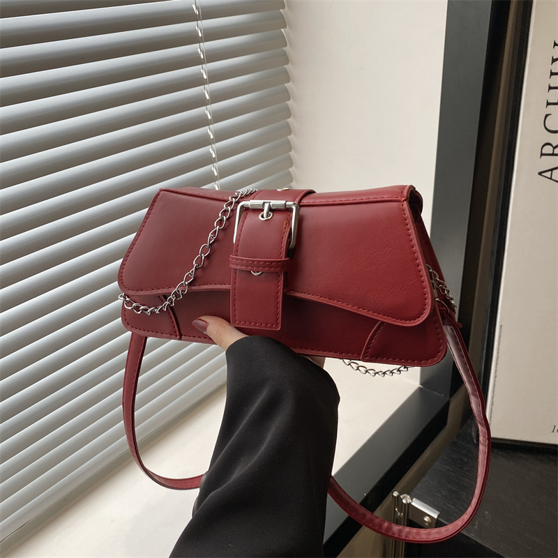 Free Delivery Designer Bag Niche Design American Hot Girl Motorcycle 2025 Female Leather Underarm Bag Single Shoulder Hand Luxury 8520