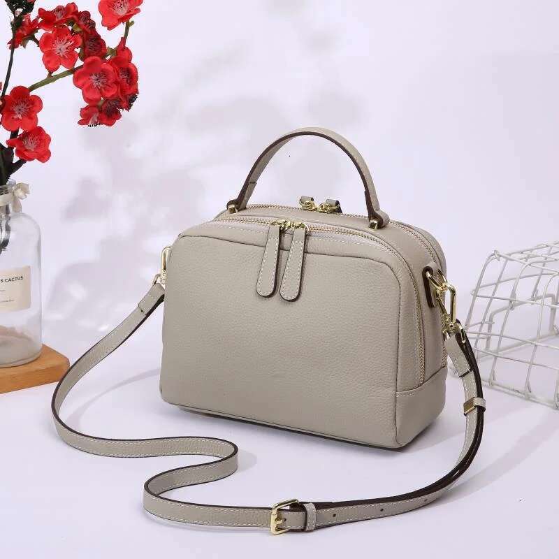 Genuine Leather Cowhide Women's Handbag 2025 New Style Crossbody Bag Shoulder Design Small Square Bag For Commuting