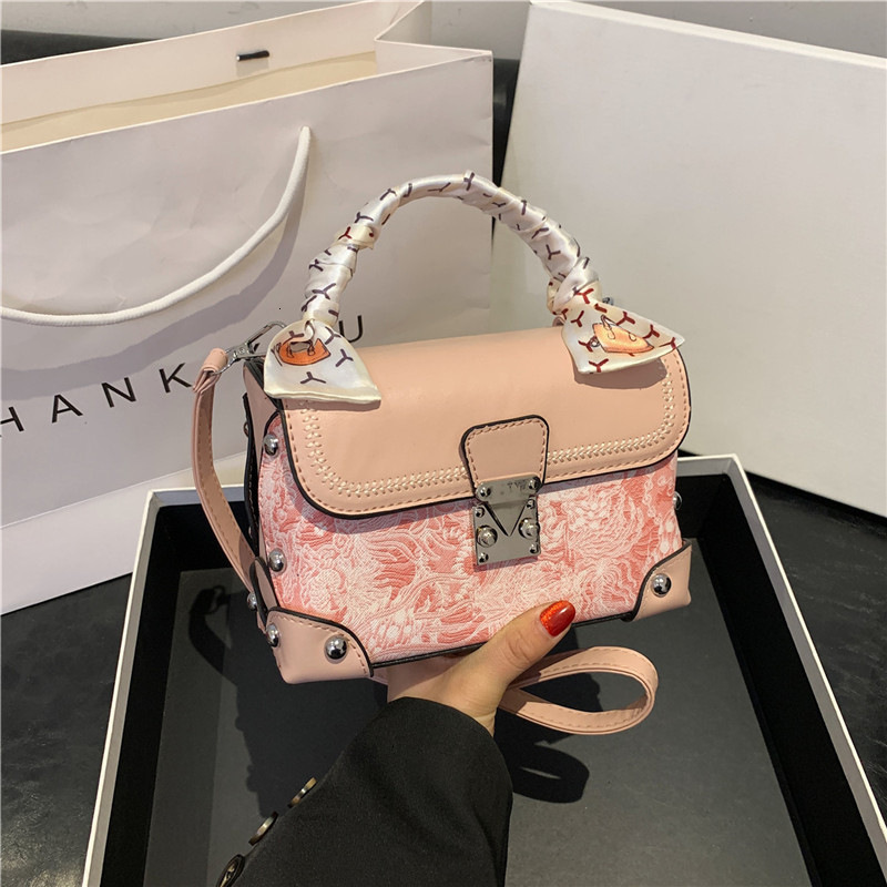 Advanced Embroidered Box for Women's 2024 New Style Silk Scarf Handbag Single Shoulder Crossbody Bag