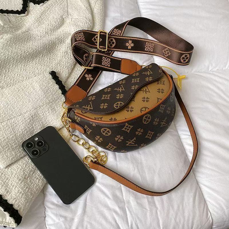 Designer Women's Shoulder Bags - Classic Stylish Crossbody Messenger Bag, Fashionable Underarm Purse Handbag for Everyday Use