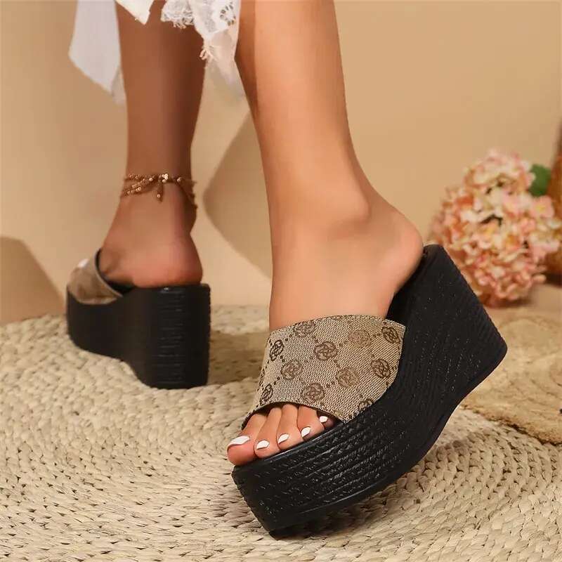 hot free shipping designer Sandals for woman 2025 new Bohemian breathable and fashionable Daily Outfit high pink grey