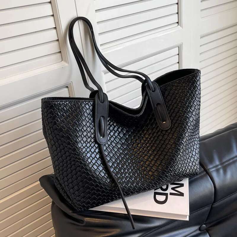 Large Capacity Woven For Women 2024 New Spring Retro Versatile Single Shoulder Underarm Korean Version Portable Tote Bag