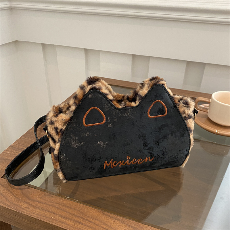 Free Delivery Designer Bag Winter Cartoon Small 2025 Fashionable Versatile Crossbody And Cute Super Hot Single Shoulder Bag For Women Luxury 8520