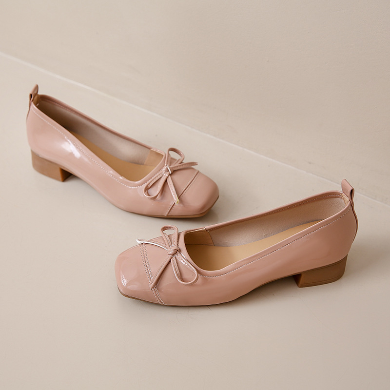 Free shipping. Designer's 2025 new casual commuting style with a small chanel-style bow, retro single shoe for women, French fashion, versatile a