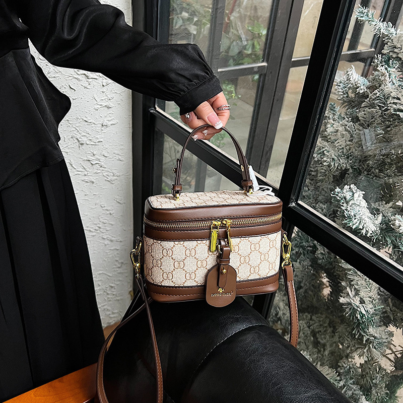 Free Shipping Designer Bag Hong Kong Style Retro Handbag New Womens Bag Cross-border Texture Shoulder Bag Diamond Grid Contrasting Crossbody Bag