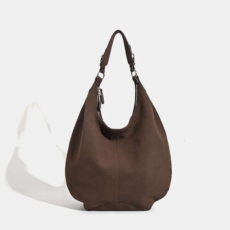 Maillard retro style armpit women's 2024 new high-capacity commuting versatile suede shoulder bag autumn and winter hits