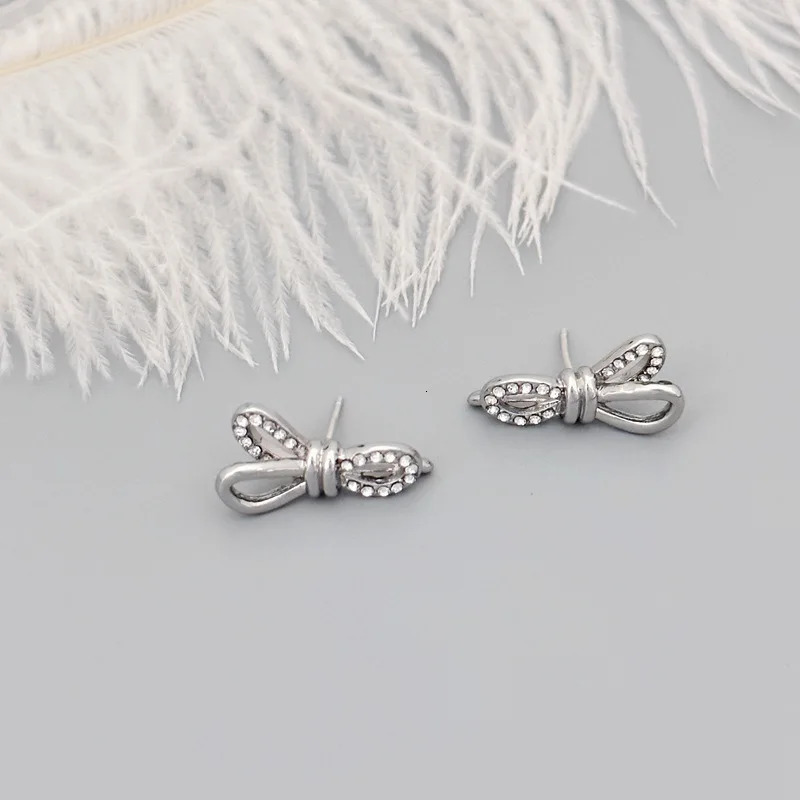 Korean Style Fashionable With A High-End Feel Simple Zircon Inlaid Bow Earrings 250517