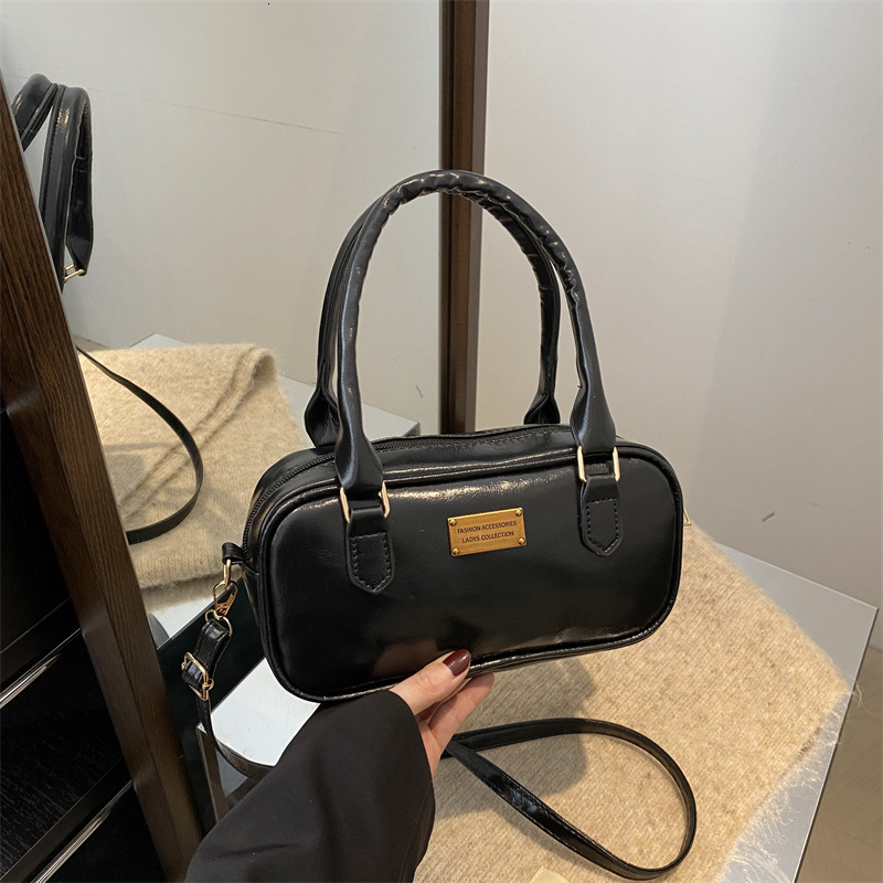 Free Delivery Designer Bag Appearance And Texture Premium Small Spring Women's 2025 New Crossbody Commuting Hand Held Bowling Luxury Bag