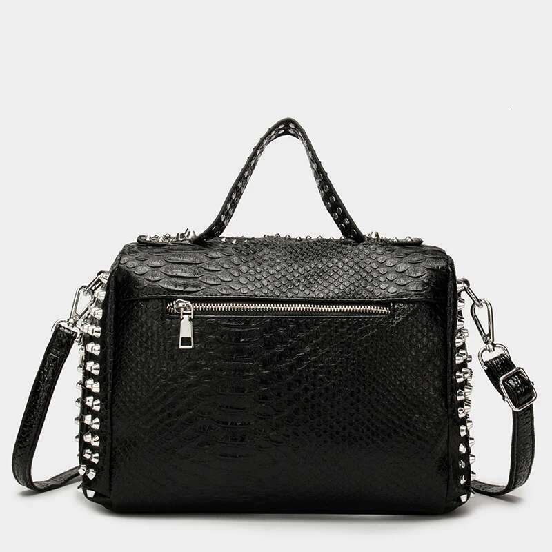 Women's Designer Purses And Handbags Shoulder Bags Vintage Rivet Tote For Women Large Capacity Travel Bag Purse