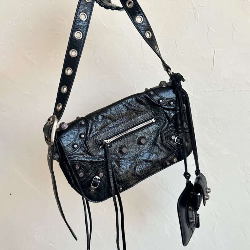 Bag new genuine leather small square oil wax cowhide rivet flip motorcycle bag unisex shoulder crossbody