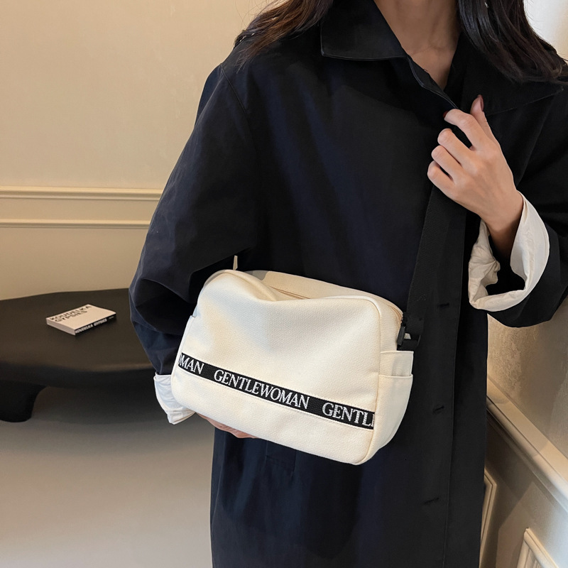 Casual letter diagonal canvas for women 2025 new Gentlewoman simple and fashionable handbag shoulder bag