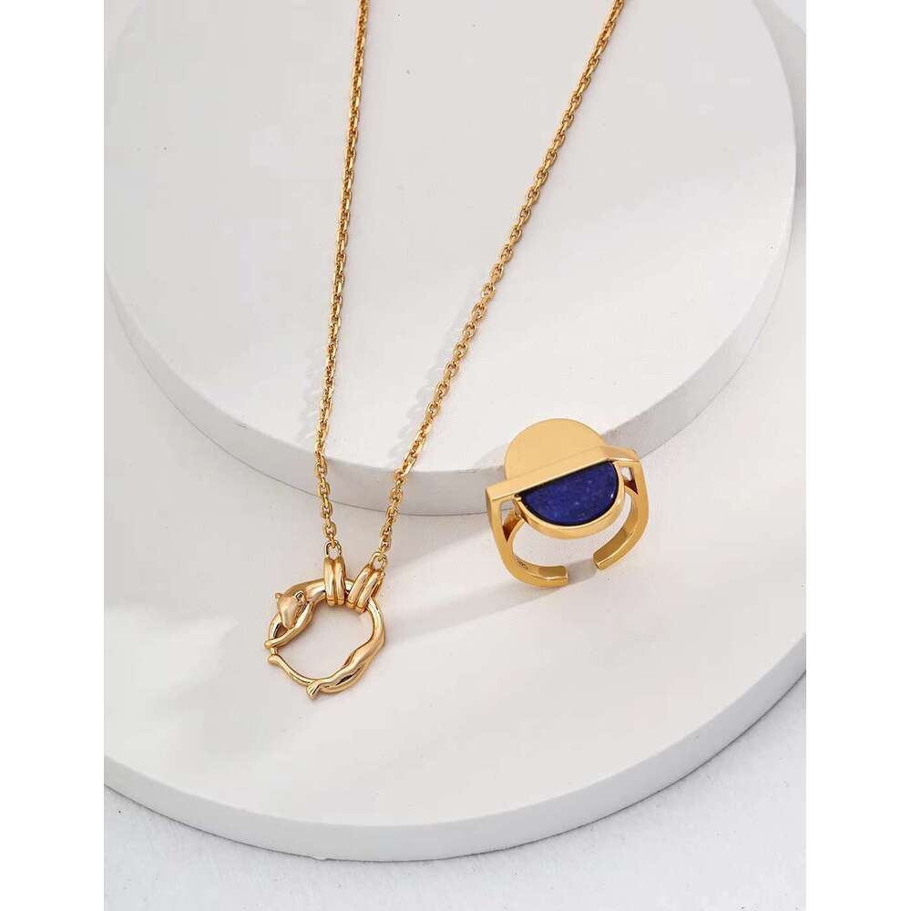 High quality and fashionable rhodium plated necklace with geometric pattern of fine chain circular pendant, used as a party, wedding, engagement gift