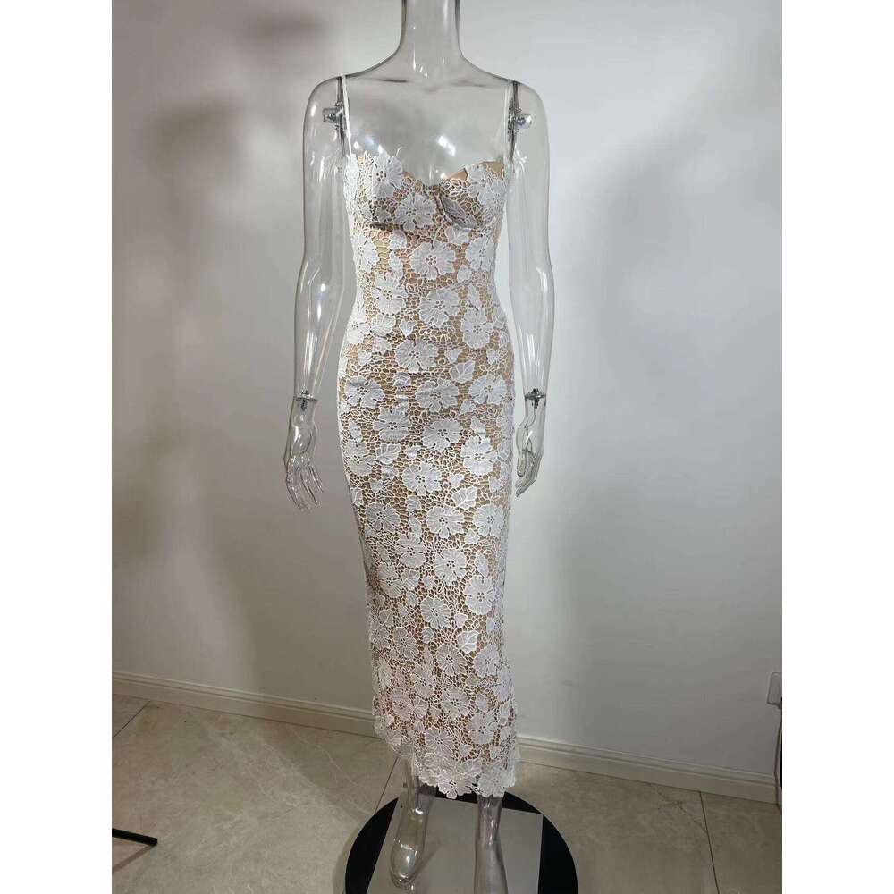 Temperament: White strapless sexy suspender dress, hip hing long skirt, breast containing cotton hair replacement, 2025 new casual fashion trend cloth