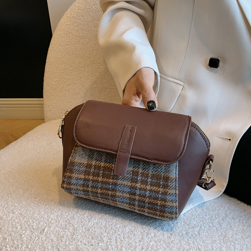 Free Delivery Designer Bag 2025 Autumn/winter Trendy And Fashionable Color Blocking Versatile Korean Edition Texture Small Crowd One Shoulder Crossbod