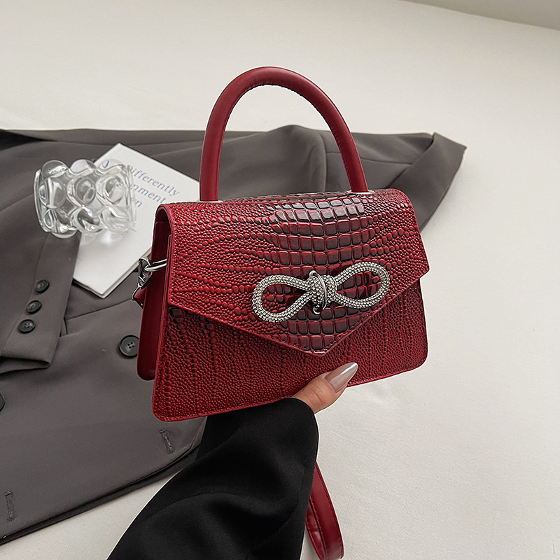 Free Delivery Designer Bag Super Popular Hand For Women In Spring 2025 Fashionable New Style With Crocodile Pattern Portable Small Square Versatile Un