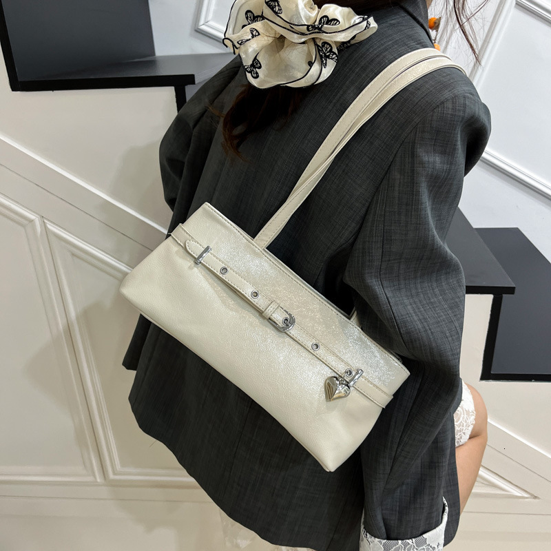 Simple and stylish handbag for women 2025 new trend versatile underarm shoulder bag large capacity tote bag