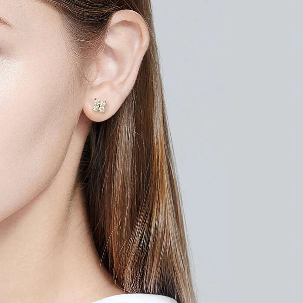 3mm Test Passed Moissanite Stud Earrings for Women S925 Silver Plated White Gold Four Clover Ear Studs Wedding Party Jewelry GRA