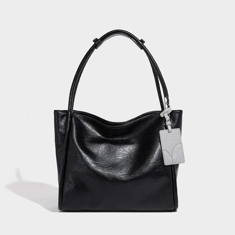 Women's handbag designer high-quality women's large capacity commuting handbag autumn and winter new item niche black shoulder bag
