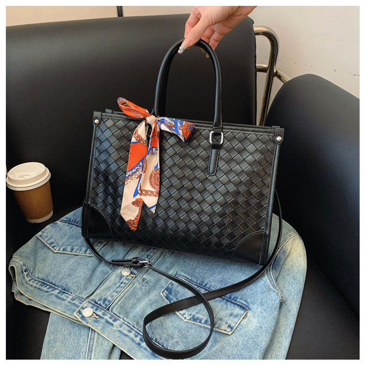 Women's Shoulder Bag Free Shipping, Designer Bag Trendy Simple And Versatile Handbag New Fashionable Woven Crossbody Bag Large Shopping Bag Tote 